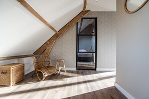 2 bedrooms, travel crib, WiFi, bed sheets - Spacious Luxury Loft (Zandvoort)