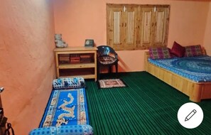 4 chambres, fer et planche à repasser, Wi-Fi gratuit, draps fournis