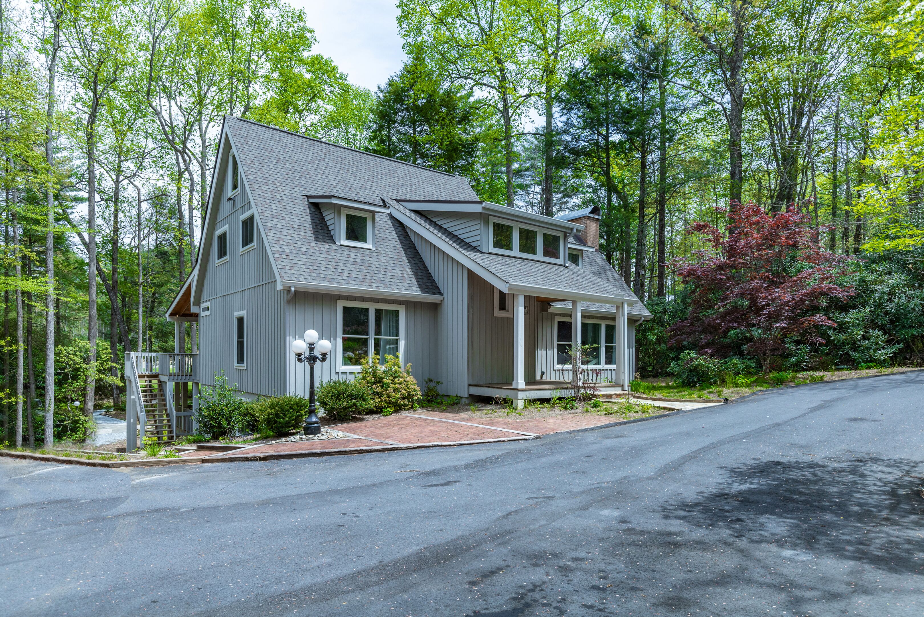 Fully renovated home  Club access included!