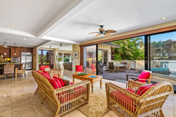 Outdoor dining - Private Pool, Hot Tub with AC, BBQ and Very Spacious (Po'ipu)