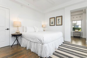 5 bedrooms, iron/ironing board, WiFi, bed sheets