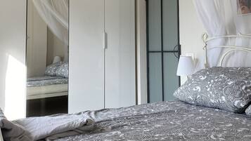 1 Schlafzimmer, Bügeleisen/Bügelbrett, Bettwäsche