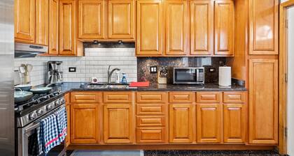 Cheerful 3 bedroom. Feels like home.