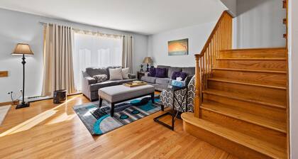 Cheerful 3 bedroom. Feels like home.