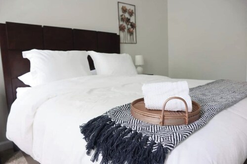 Relax + Renew| Cozy Chic 1 BR Buckhead area