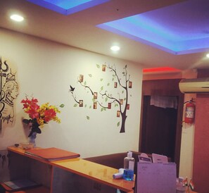 Interior entrance - Hotel Skyland (Ahmedabad)