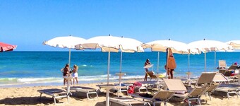 Charming, light-filled Mediterranean Villa â sleeps 2-6, only 250 m from the Sea