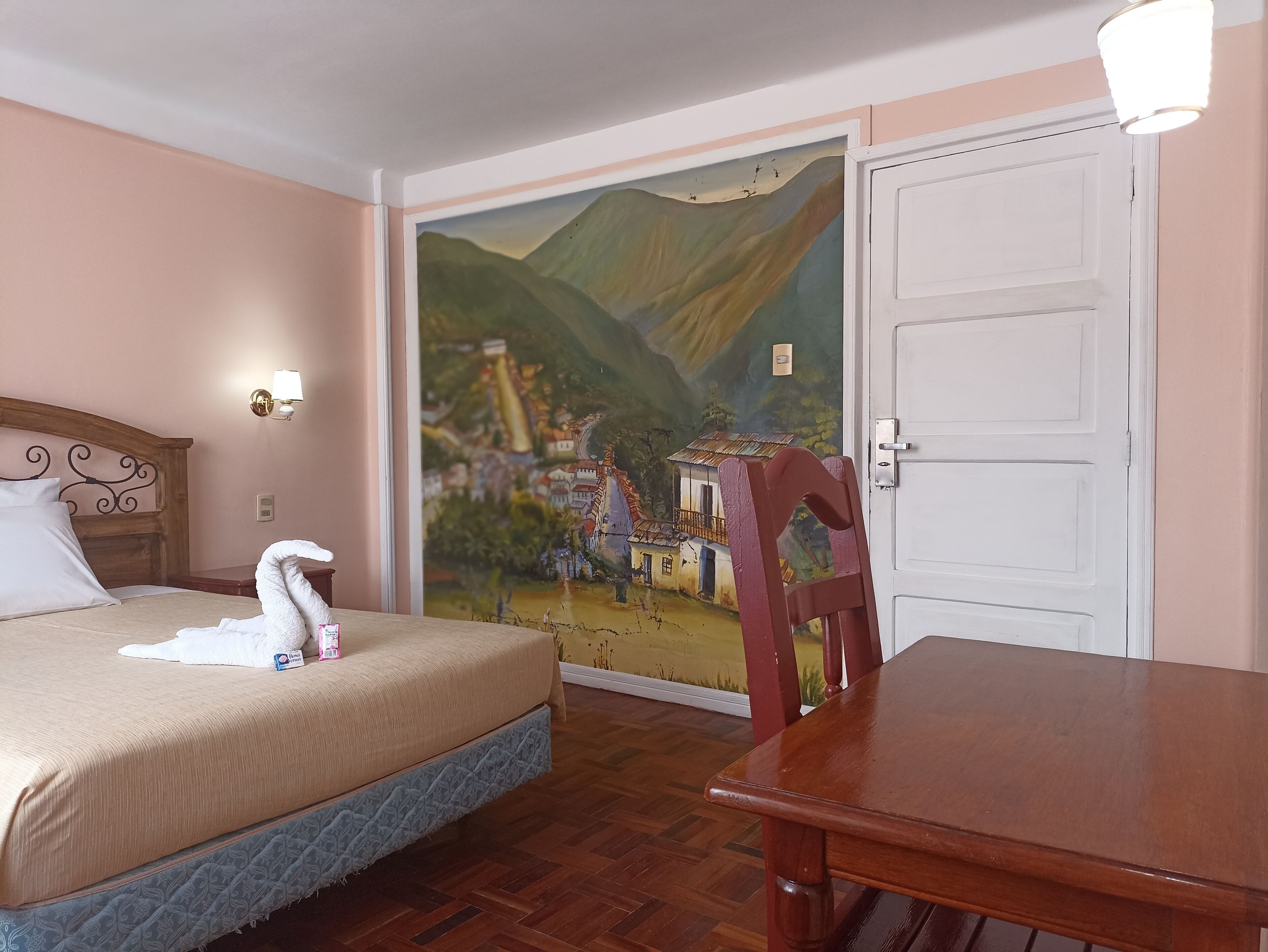 executive double room, 1 king bed, city view | individually decorated, laptop workspace, free wifi, bed sheets