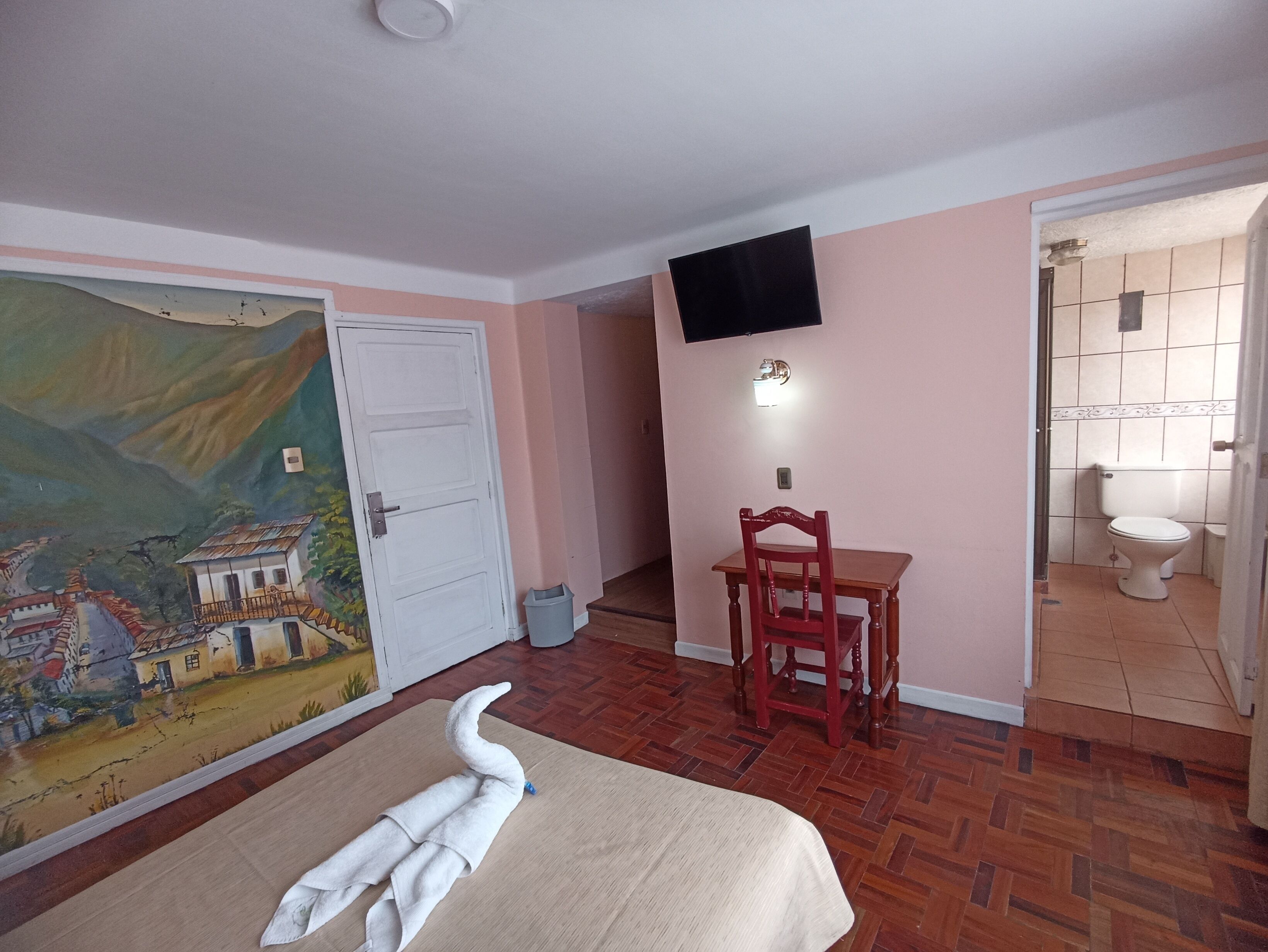 executive double room, 1 king bed, city view | individually decorated, laptop workspace, free wifi, bed sheets