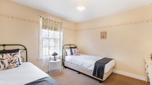 3 bedrooms, iron/ironing board, free WiFi, bed sheets