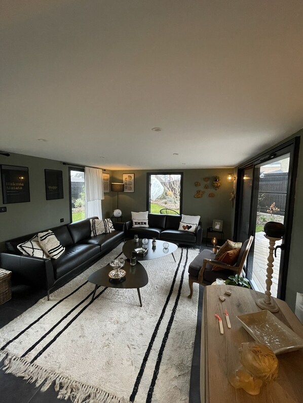 TV - 3 Guest rooms for rent - Breakfast included (Le Mans)