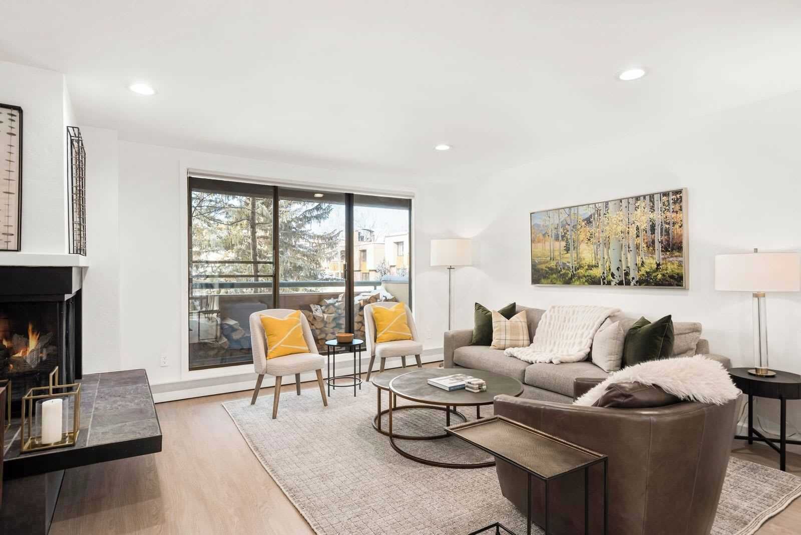 スマートテレビ、暖炉、ストリーミングサービス、ステレオ