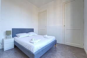 2 chambres, fer et planche à repasser, Wi-Fi, draps fournis