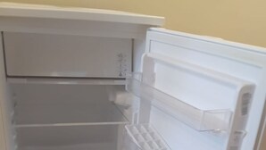 Mini-refrigerator - GRAND SARAY HOTEL (Saray)