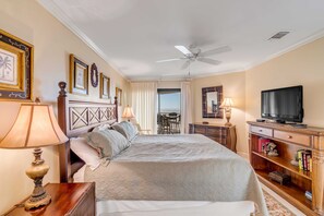 2 slaapkamers, een strijkplank/strijkijzer, wifi, beddengoed