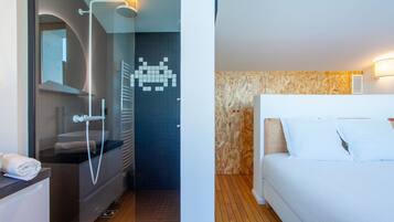1 chambre, fer et planche Ă  repasser, Wi-Fi gratuit, draps fournis