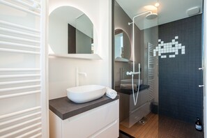 Free toiletries, hair dryer, towels - Casa Ao - Duplex avec terrasse vue mer (Marseille)