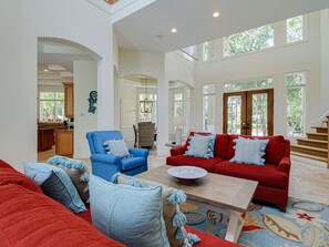 Televisión y chimenea 