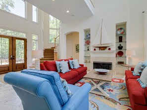 Televisión y chimenea 