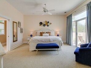 8 bedrooms, iron/ironing board, internet, bed sheets