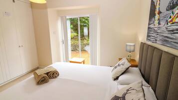 9 bedrooms, individually decorated, individually furnished, free WiFi