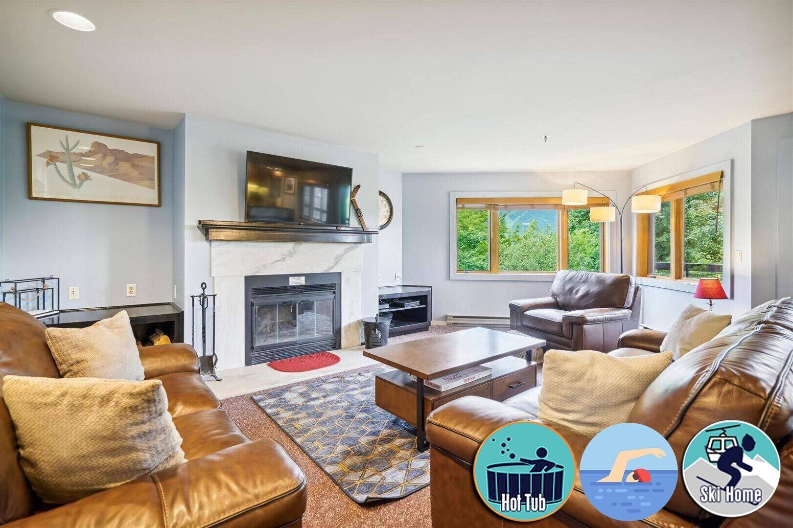 Televisie, een open haard, tafelvoetbal en een tafeltennistafel