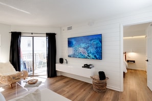 Smart TV - Luxury Condo "The Beach Is Your Backyard" (St Pete Beach)