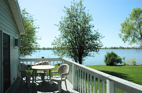 Cottage 3 on Beautiful Fox Lake!