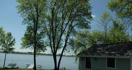 Cottage 4 on Beautiful Fox Lake!