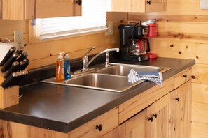 Fridge, microwave, oven, stovetop - Cottage 6 on Beautiful Fox Lake! (Fox Lake)