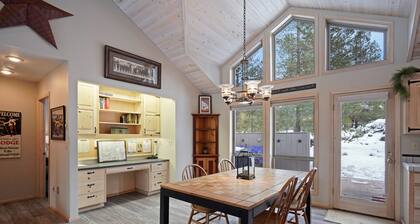 6 Todd - Adorable & Cozy, Hot Tub, SHARC Passes, Fabulous Location