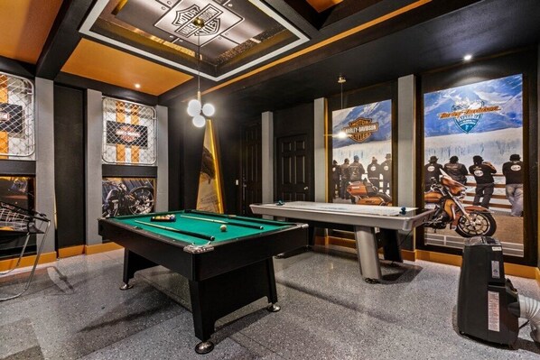 Spielezimmer