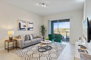 TV - 2 Bedroom/ 2 Bathroom Storey Lake (3171-403 PC) (Kissimmee)