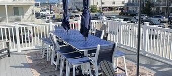 Ocean View - 9 Bed & 5 Bath-1.5 Blocks to Boardwalk - Sleeps 24!  