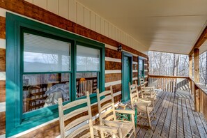 Property grounds - Location!, Location!, Location! (Sevierville)