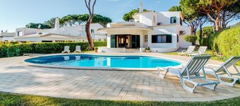 Villa Mimi by LovelyStay