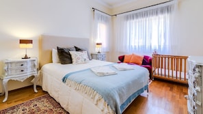 6 bedrooms, iron/ironing board, free WiFi, bed sheets