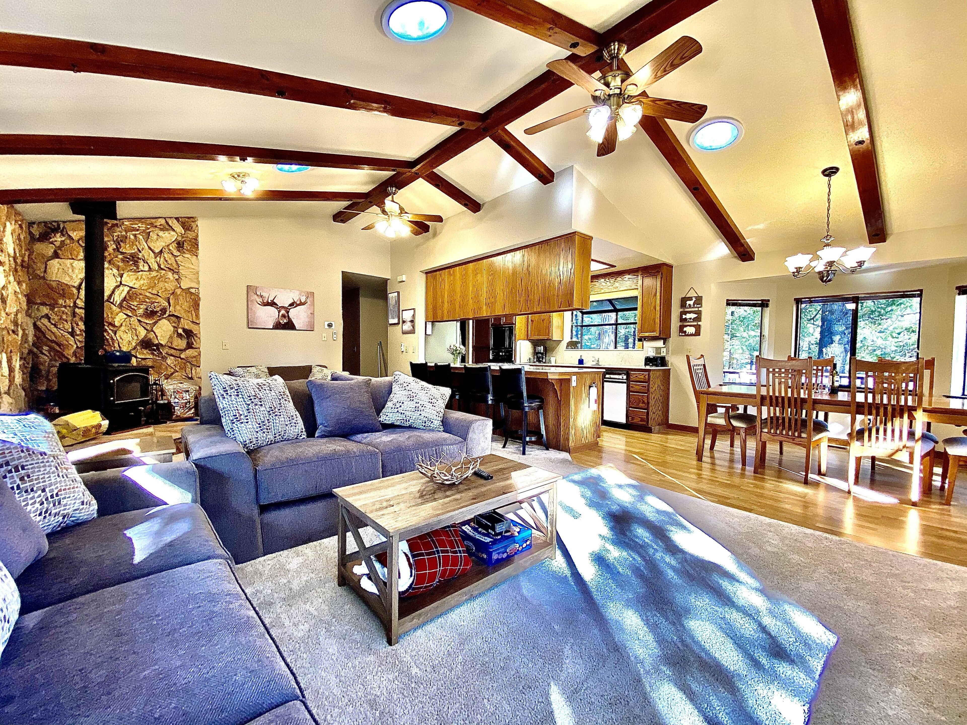 ❤️Mountain Retreat❤️Fireplace🔥SpaTub✔️Sleeps 11✔️