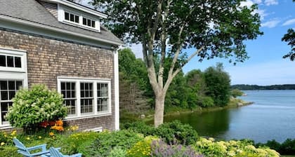19th C. Waterfront Home in Blue Hill-Exquisite Gardens & Harbor views. Sleeps 10