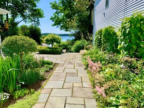 Property grounds - 19th C. Waterfront Home in Blue Hill-Exquisite Gardens & Harbor views. Sleeps 10 (Blue Hill)