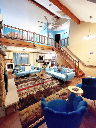 Experience fun at Camelback, stay at our spacious 4-bedroom chalet