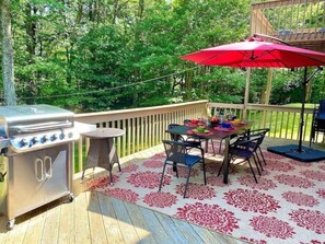 Outdoor dining - The Indelible Home of Mount Pocono  (Long Pond)