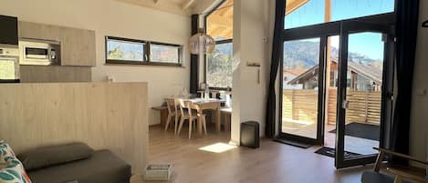 Smart-TV, Videospiele, Bücher, Stereoanlage