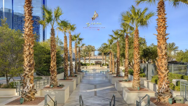 Outdoor pool - Amalz # 2, MGM Signature 2 Bedroom 3 Bathroom Balcony Suites ! (Las Vegas)