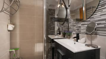 Hair dryer, towels