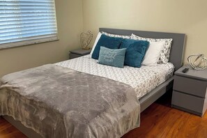 1 chambre, bureau, fer et planche à repasser, Wi-Fi gratuit