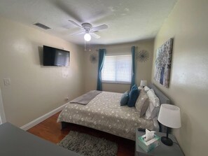 1 slaapkamer, een bureau, een strijkplank/strijkijzer, gratis wifi