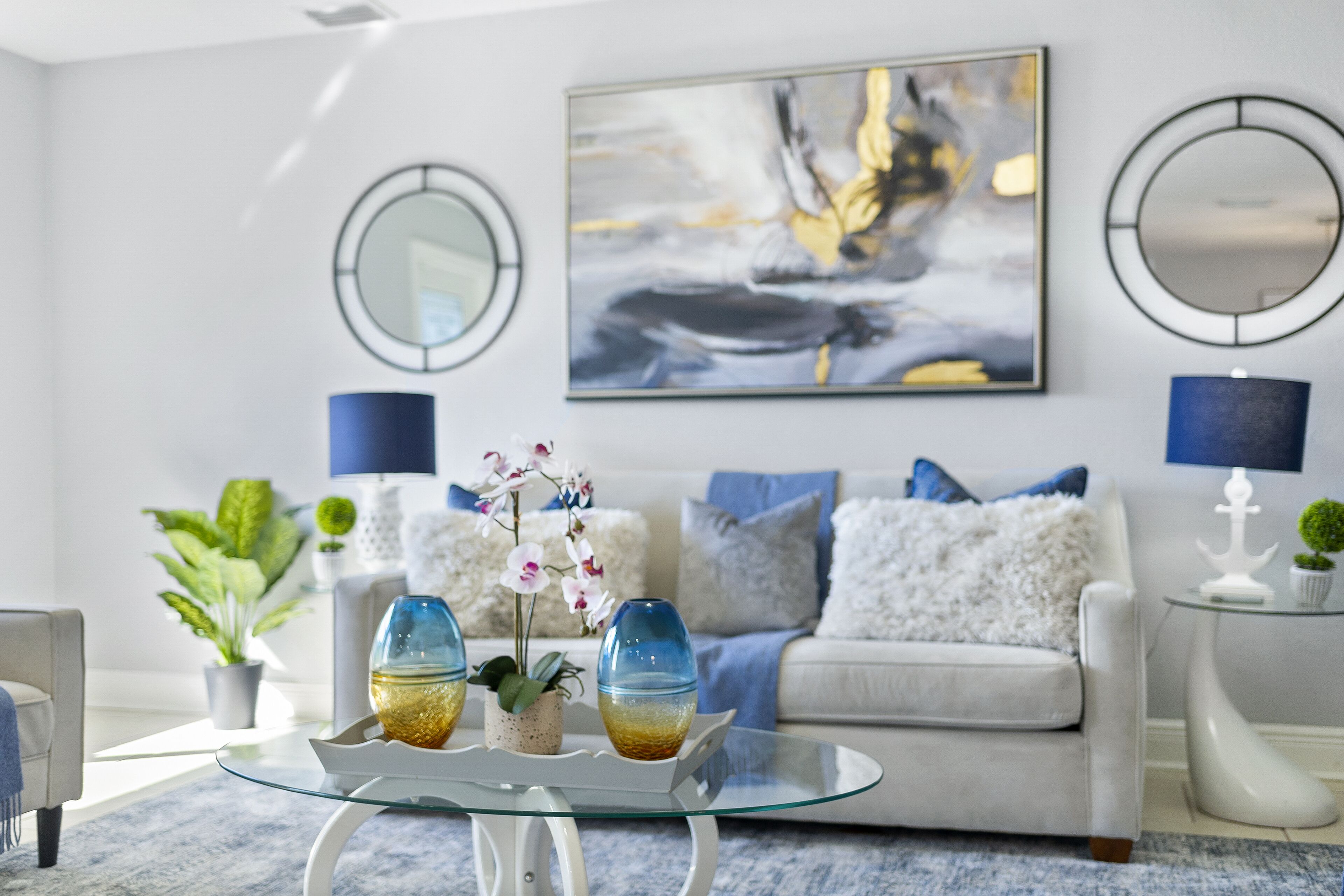 Smart TV, fireplace, books, offices