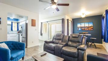 City Condo | Iron/ironing board, free WiFi