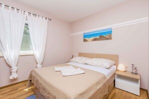 4 bedrooms, WiFi - Villa with sea view and pool (Sveti Vid Dobrinjski)